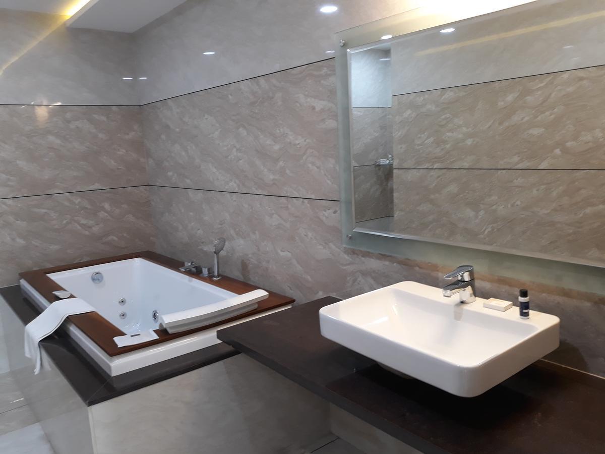 Hotel Regenta 4*